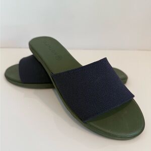 RARE Rothy’s The Slide Sandal - 7